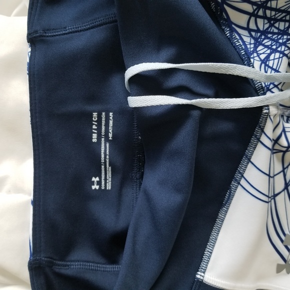 Under armour compression crop legging - Picture 3 of 3